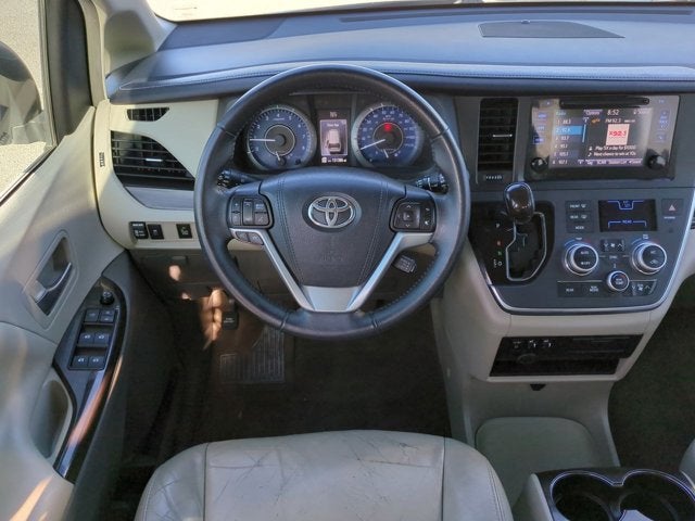 2017 Toyota Sienna XLE 8 Passenger