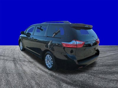 2017 Toyota Sienna XLE 8 Passenger