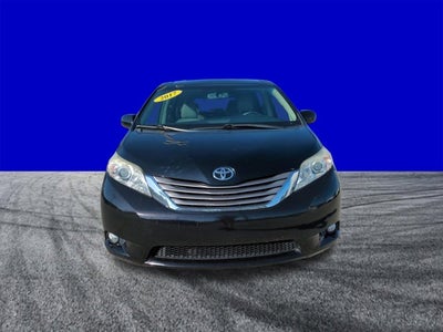 2017 Toyota Sienna XLE 8 Passenger