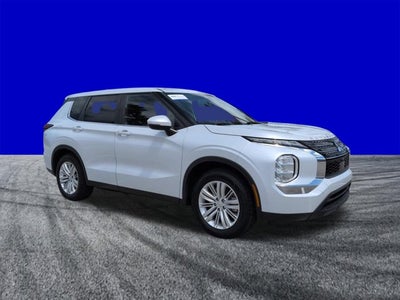 2023 Mitsubishi Outlander ES