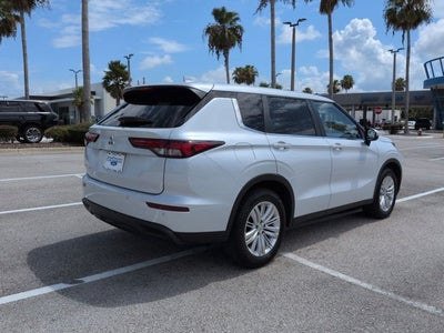 2023 Mitsubishi Outlander ES
