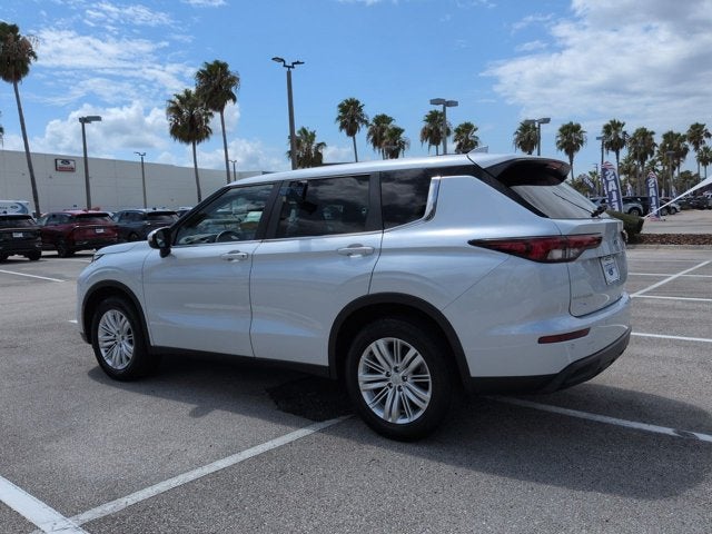 2023 Mitsubishi Outlander ES