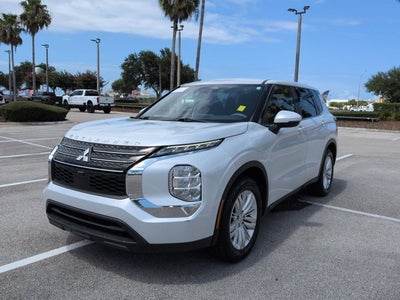 2023 Mitsubishi Outlander ES