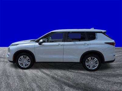 2023 Mitsubishi Outlander ES