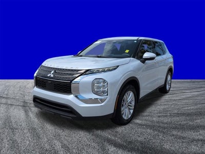 2023 Mitsubishi Outlander ES