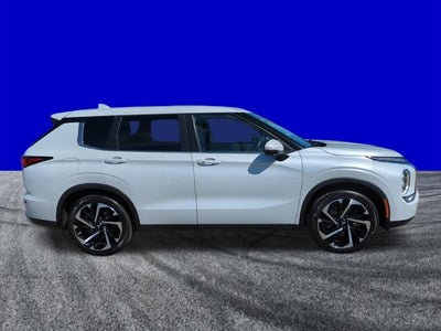 2022 Mitsubishi Outlander SE