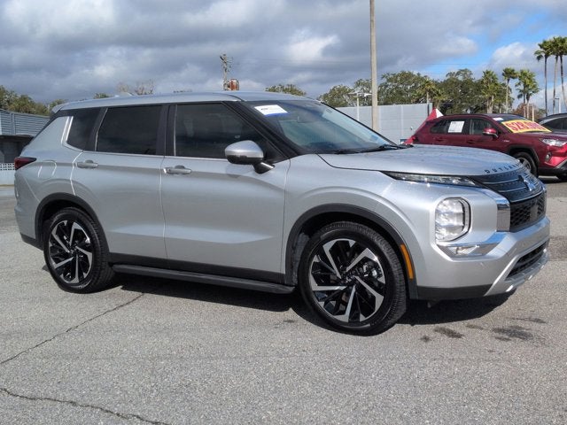 2022 Mitsubishi Outlander SE