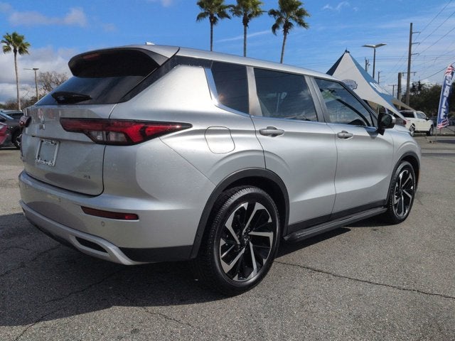2022 Mitsubishi Outlander SE