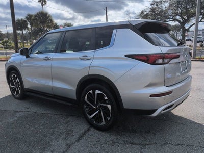 2022 Mitsubishi Outlander SE
