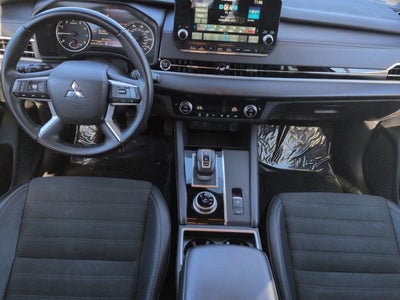 2024 Mitsubishi Outlander SE
