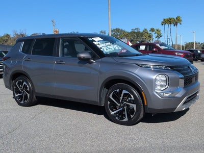 2024 Mitsubishi Outlander SE