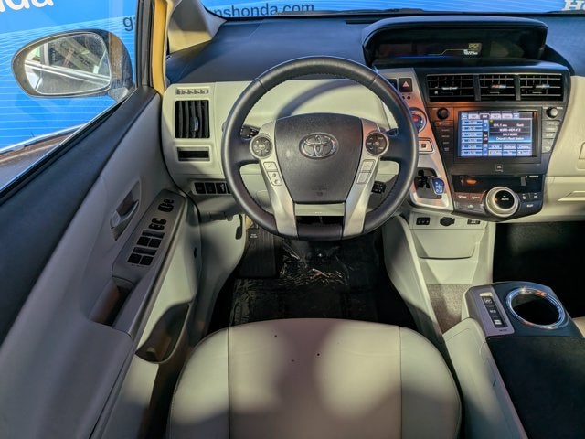 2013 Toyota Prius v Five