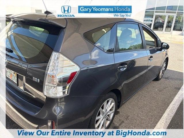 2013 Toyota Prius v Five