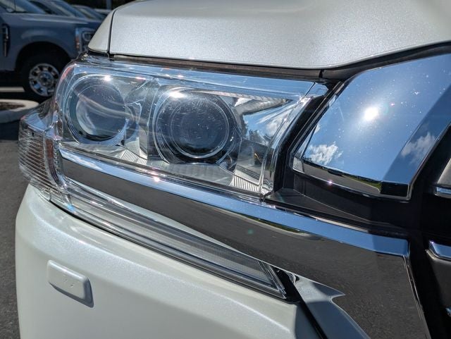 2020 Toyota Land Cruiser Base