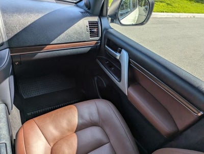 2020 Toyota Land Cruiser Base