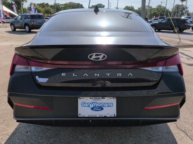 2025 Hyundai Elantra SEL Sport