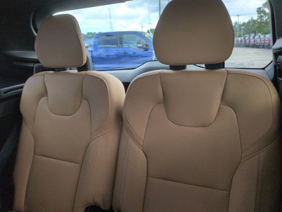 2017 Volvo XC90 T6 Momentum