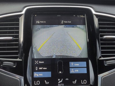 2017 Volvo XC90 T6 Momentum
