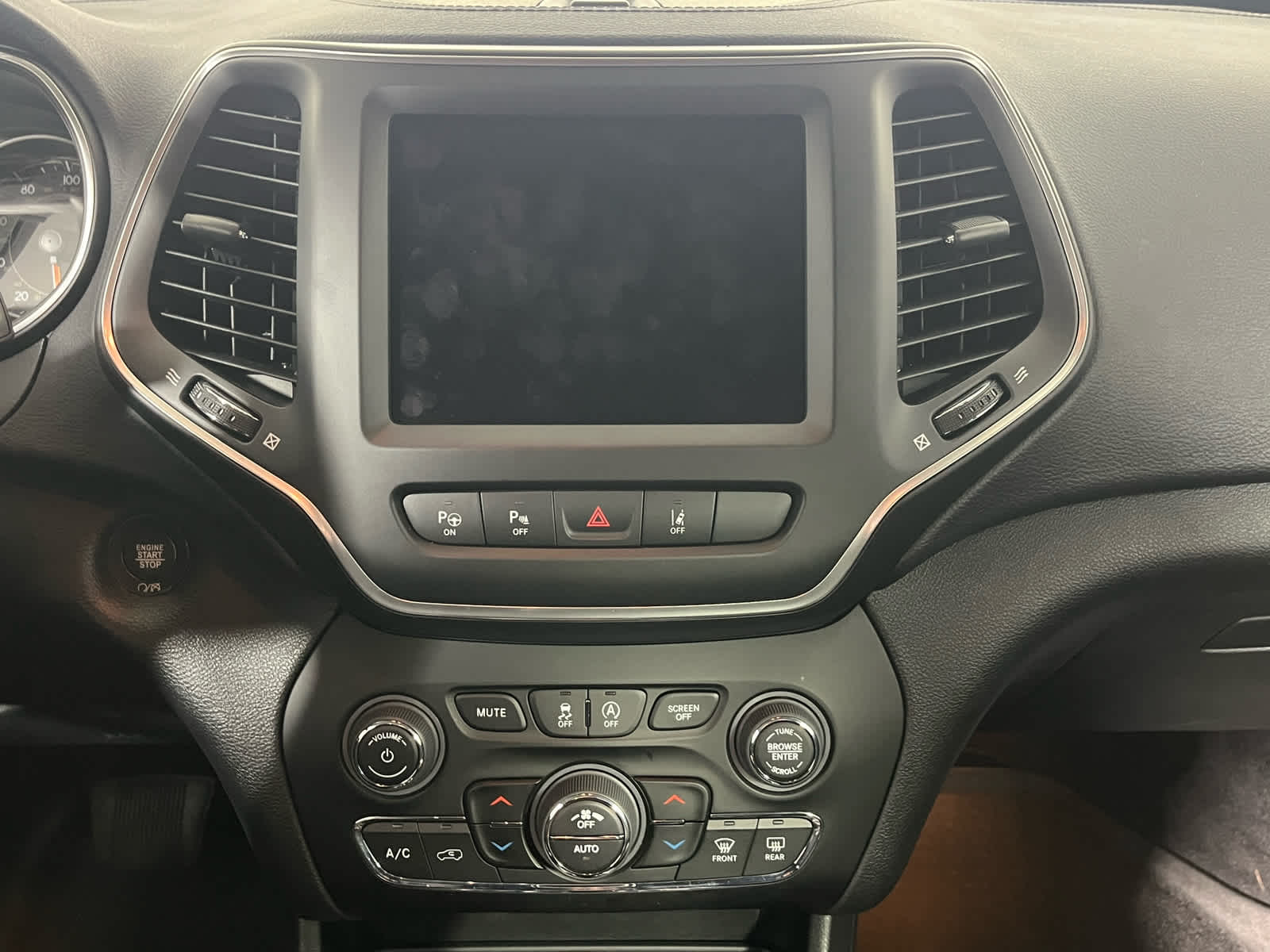 2023 Jeep Cherokee Altitude Lux 4x4