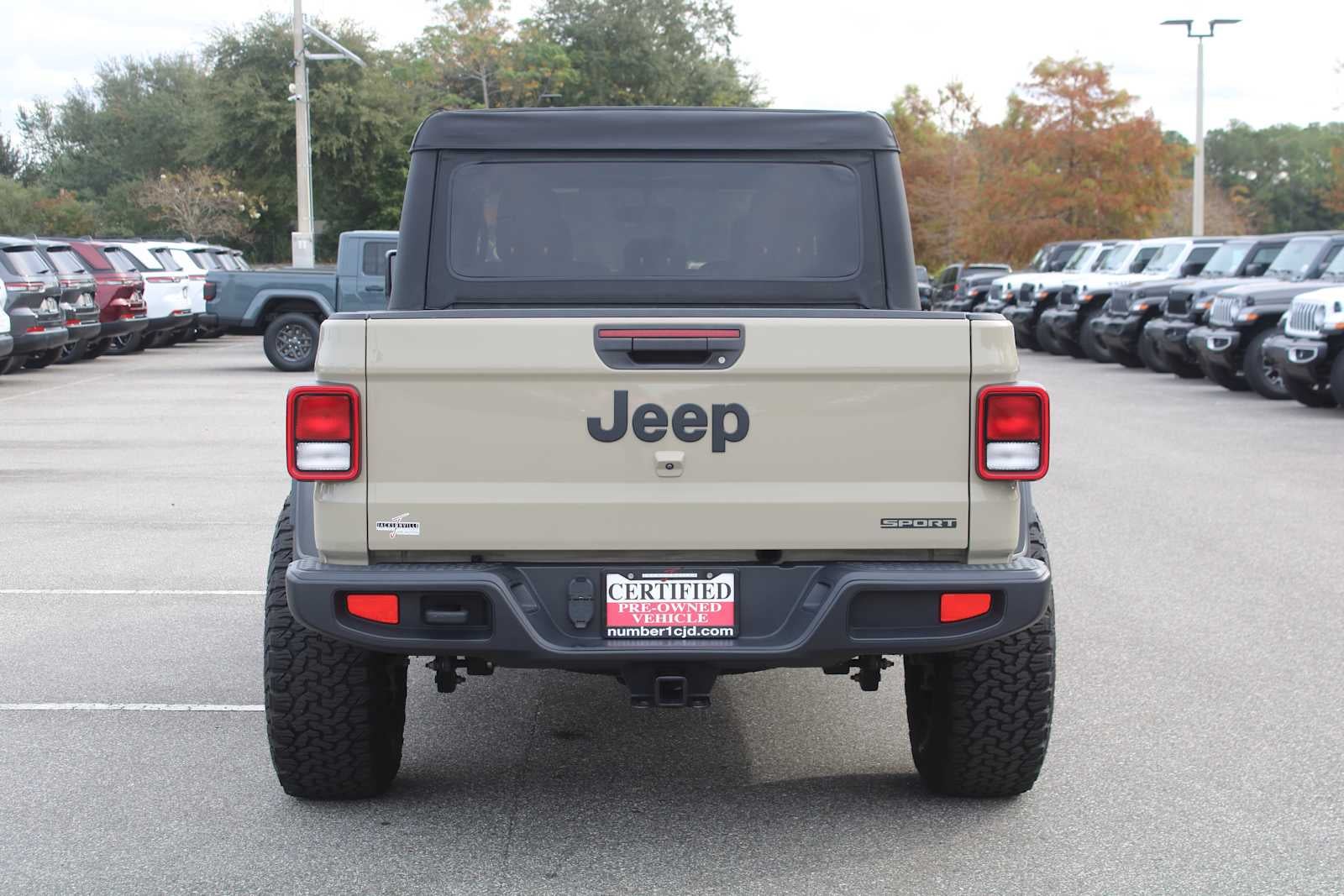 2020 Jeep Gladiator Sport photo 4