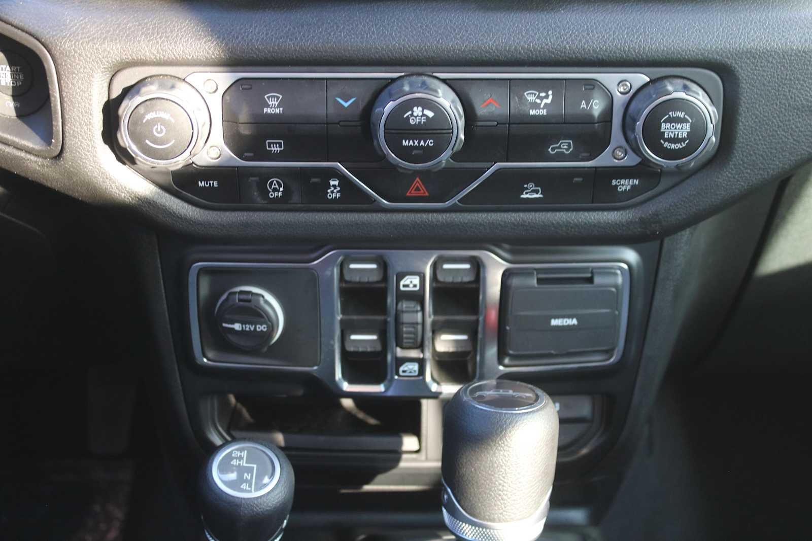 2024 Jeep Gladiator Sport S