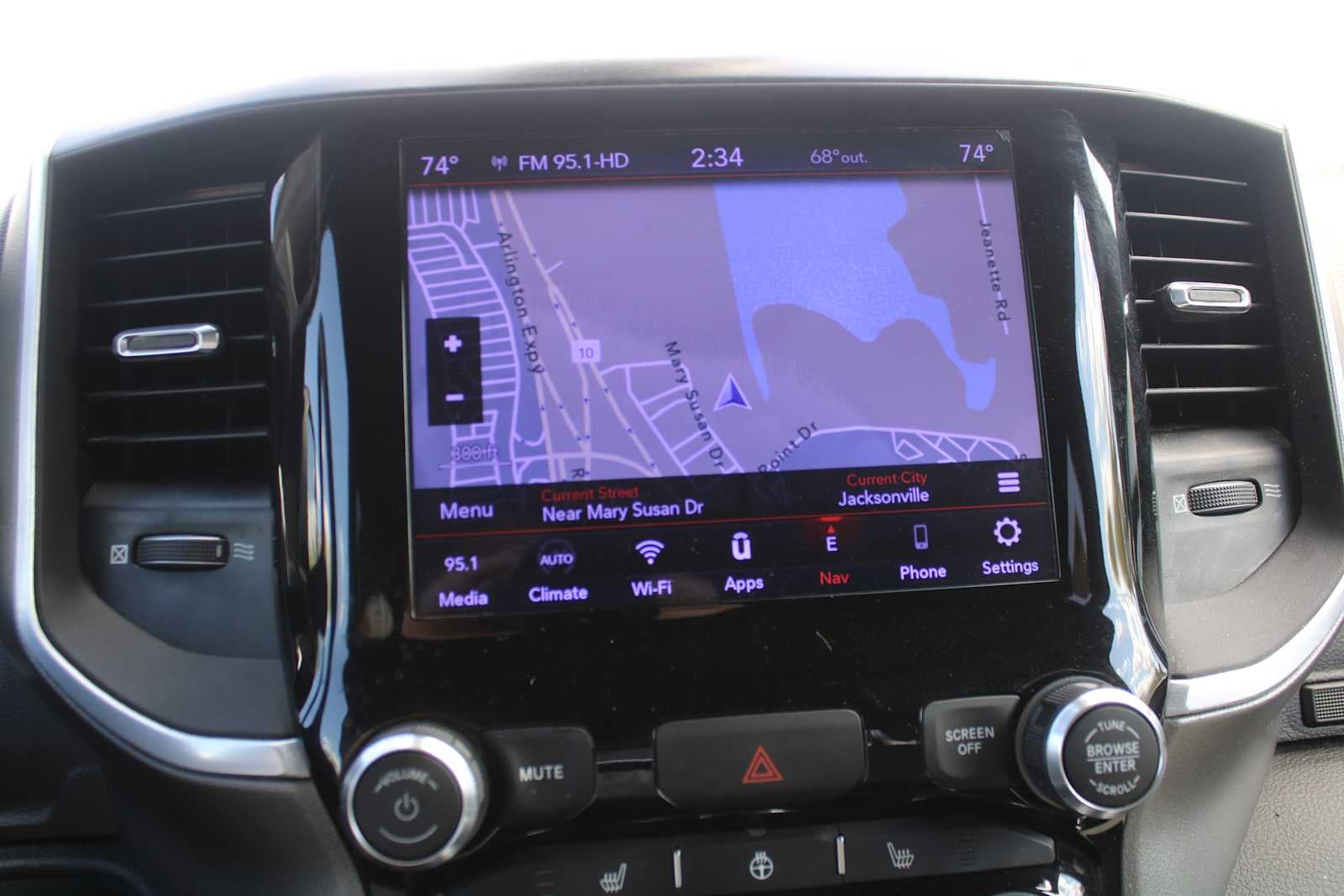 2021 RAM 1500 Big Horn Crew Cab 4x2 5'7' Box