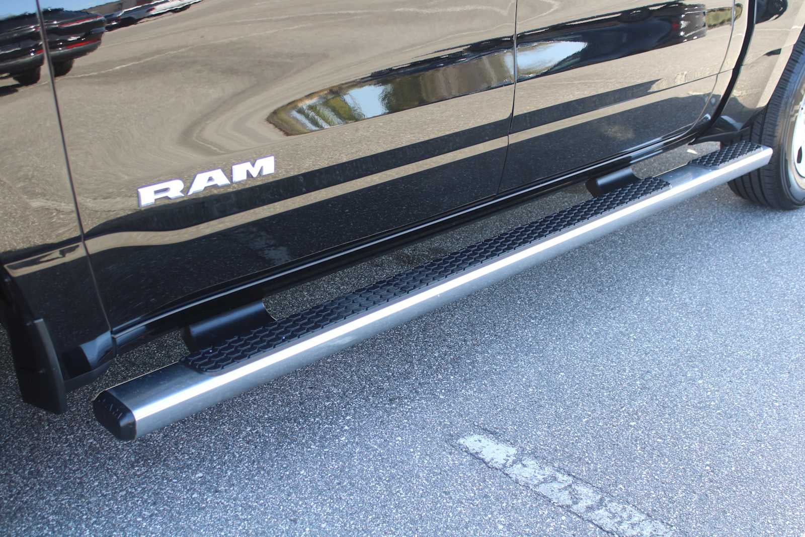 2021 RAM 1500 Big Horn Crew Cab 4x4 5'7' Box