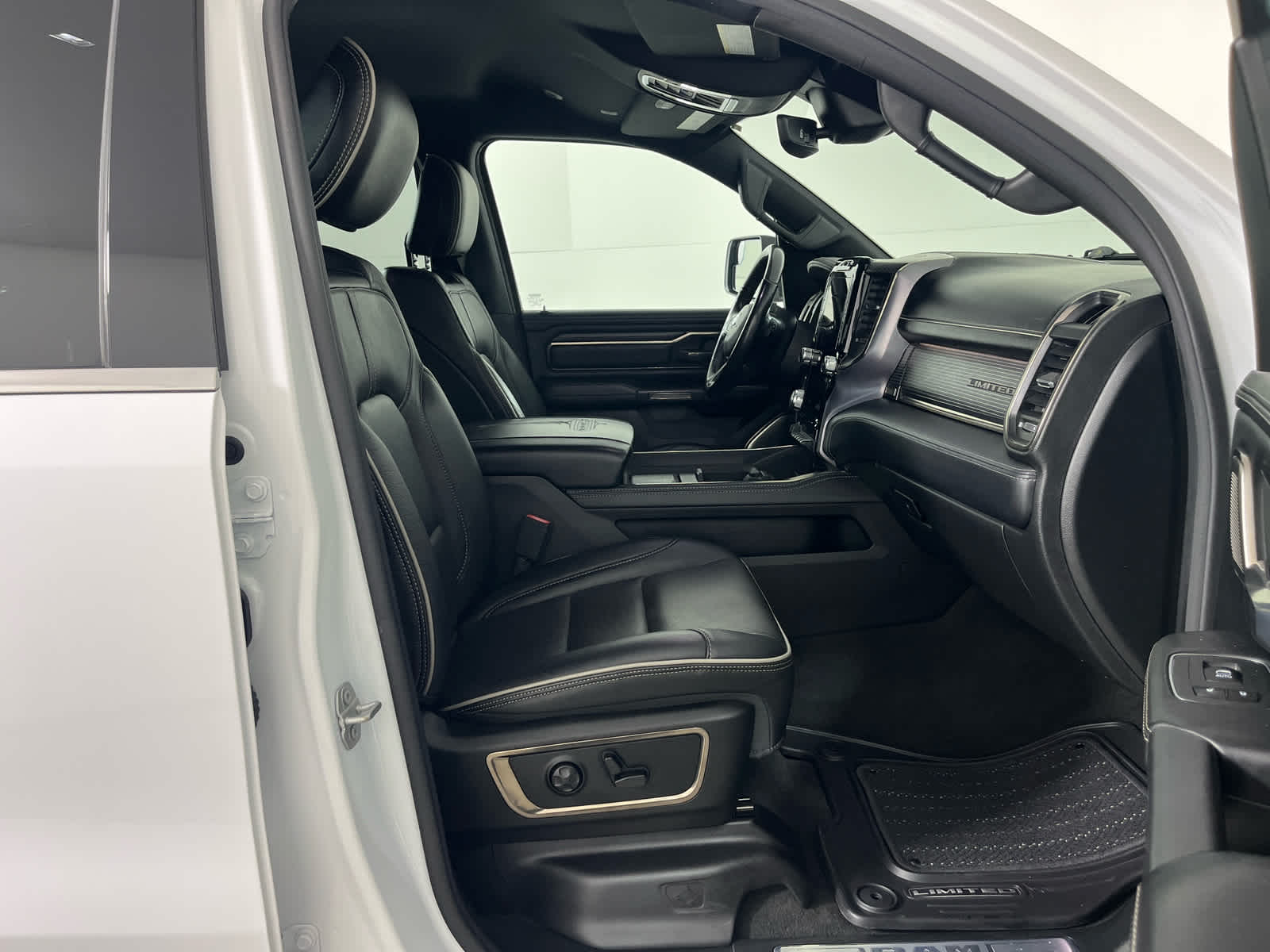 2021 RAM 1500 Limited Crew Cab 4x4 5'7' Box