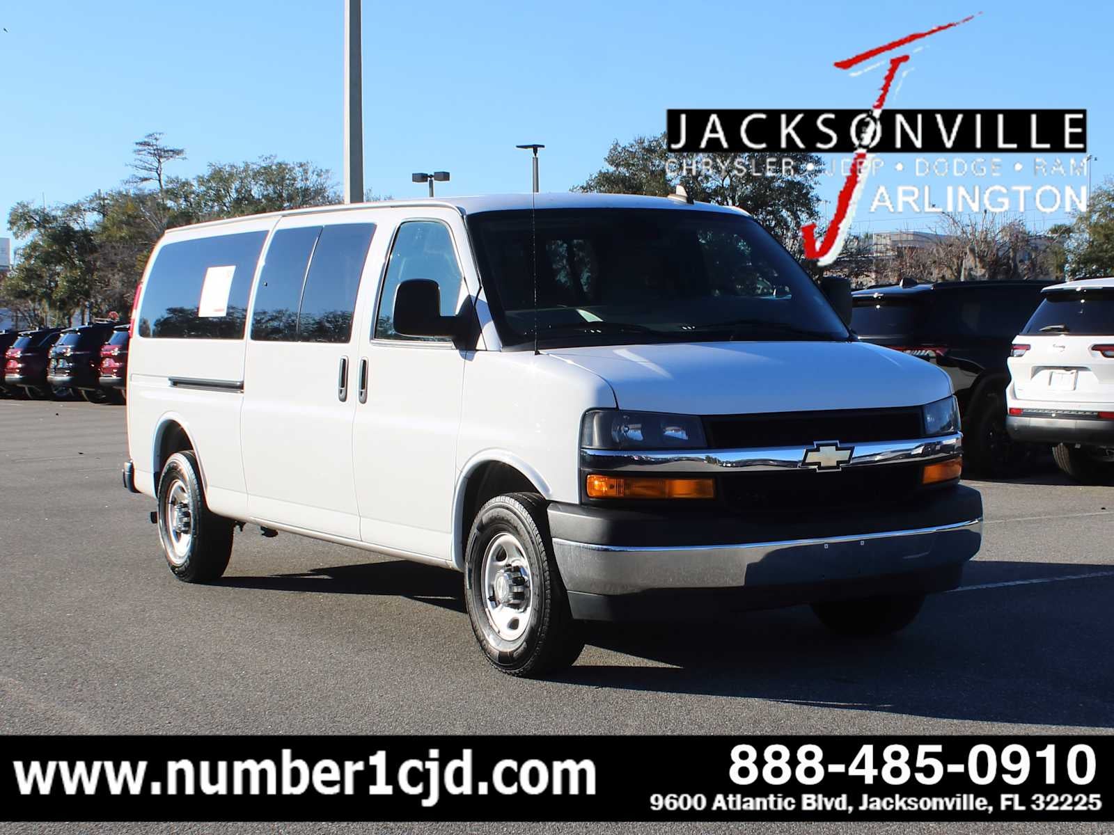 2022 Chevrolet Express Passenger RWD 3500 Extended Wheelbase LT