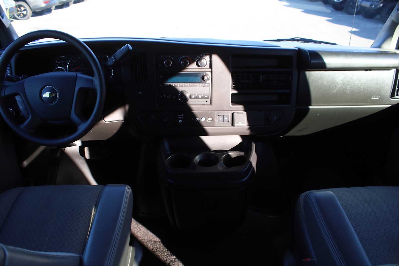 2022 Chevrolet Express Passenger RWD 3500 Extended Wheelbase LT