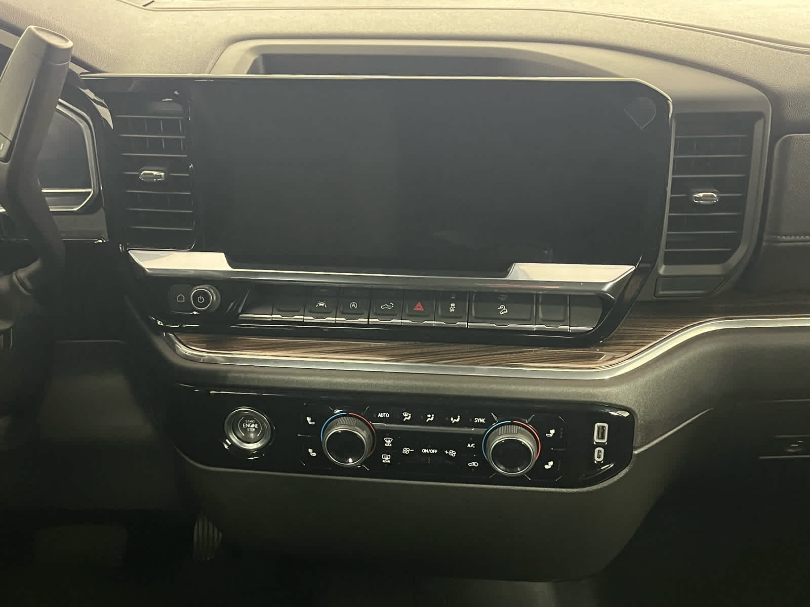 2024 Chevrolet Silverado 1500 4WD Crew Cab Short Bed LT