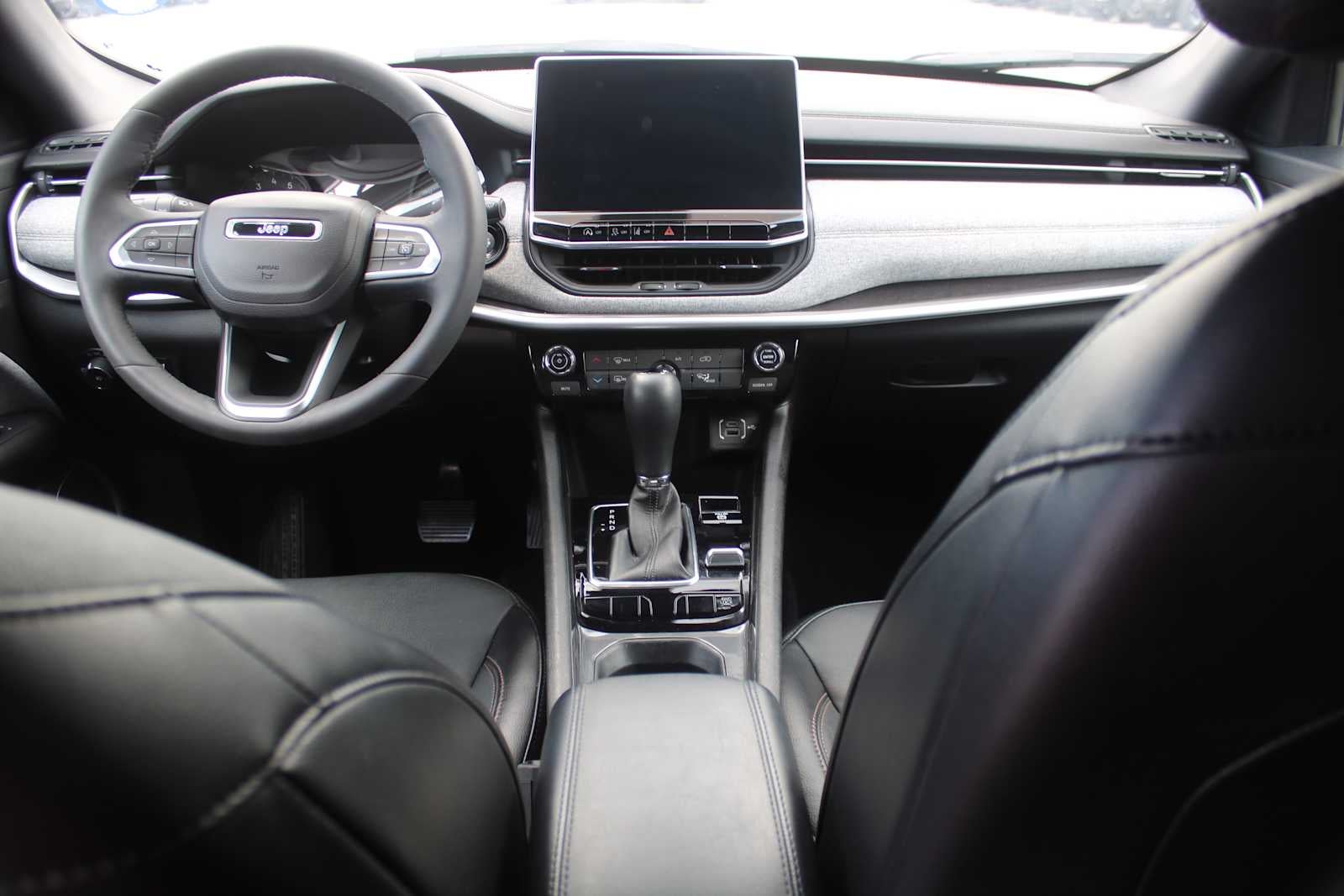 2023 Jeep Compass Latitude Lux