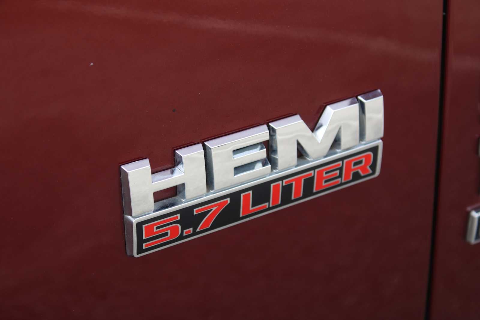 2022 RAM 1500 Classic Tradesman Crew Cab 4x4 5'7' Box