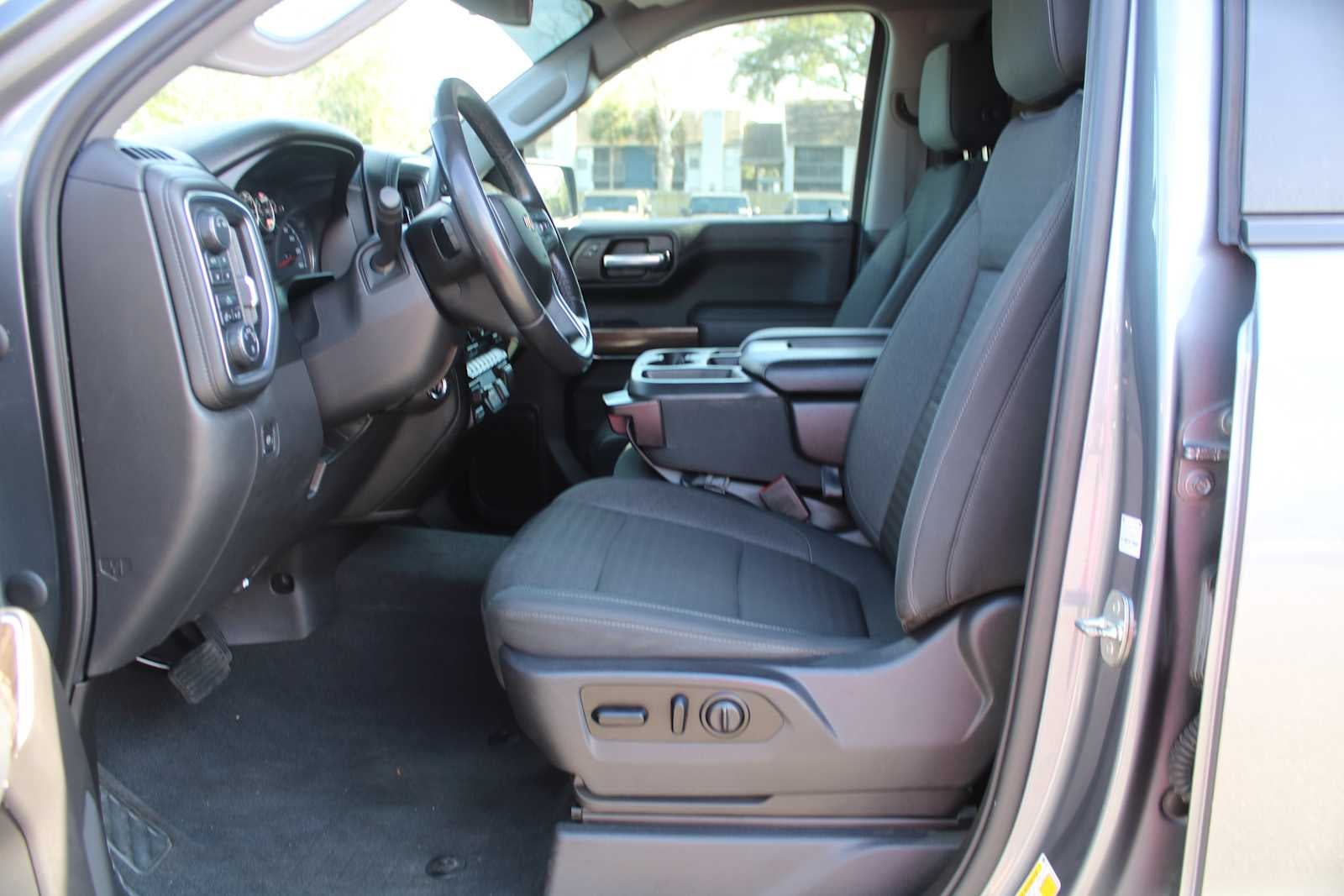 2021 Chevrolet Silverado 1500 4WD Crew Cab Short Bed LT