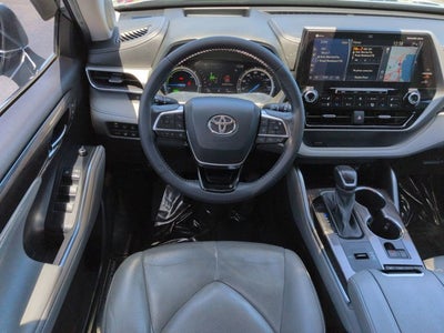 2021 Toyota Highlander Hybrid Platinum