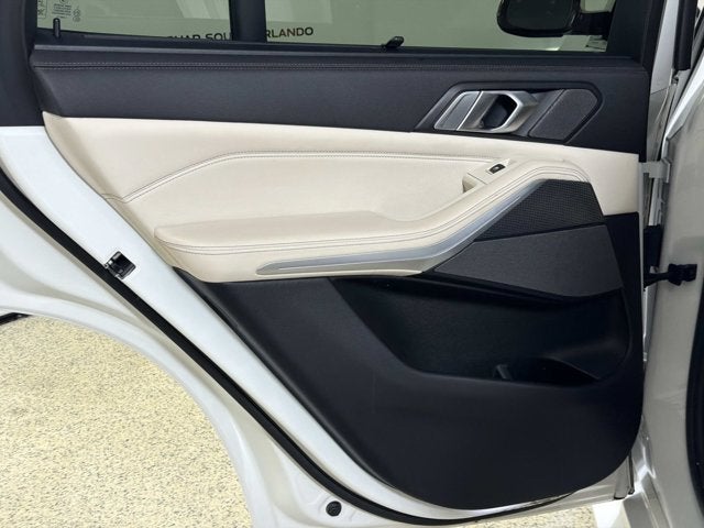 2021 BMW X5 M50i