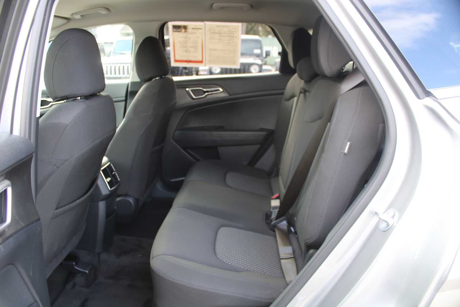 2025 Kia Sportage Hybrid LX