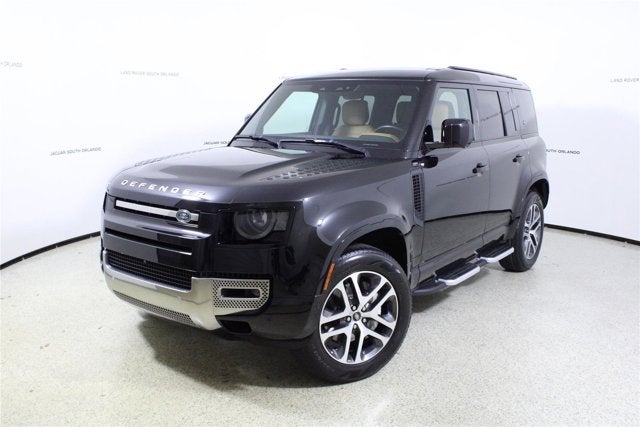 2023 Land Rover Defender SE