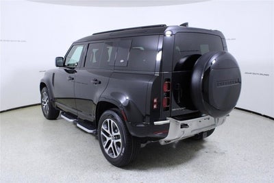 2023 Land Rover Defender SE