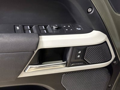 2020 Land Rover Defender SE