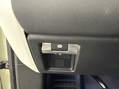 2020 Land Rover Defender SE