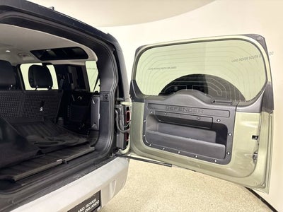 2020 Land Rover Defender SE