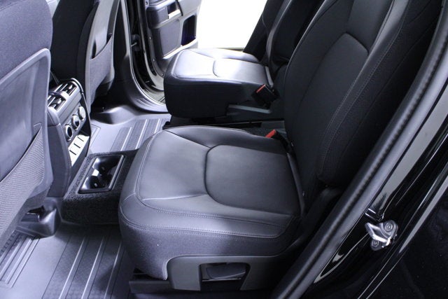 2025 Land Rover Defender V8