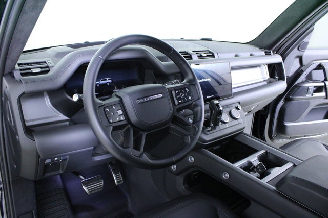 2025 Land Rover Defender V8