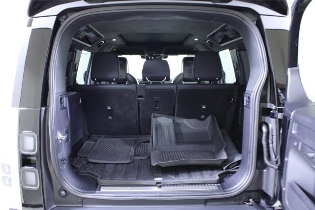 2026 Land Rover Defender OCTA