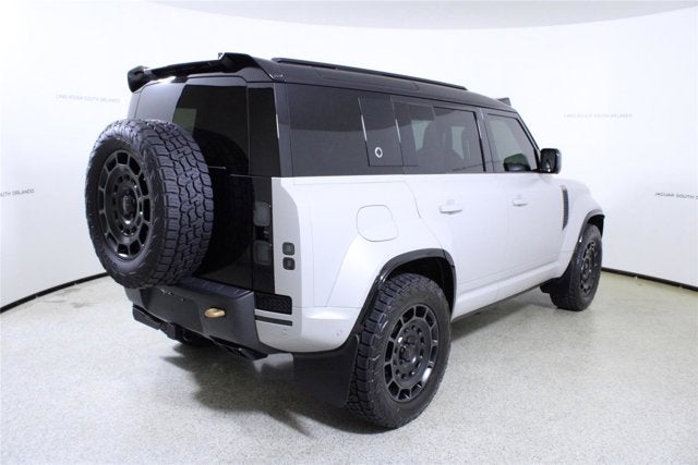 2026 Land Rover Defender OCTA