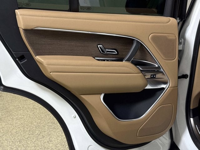 2025 Land Rover Range Rover SE