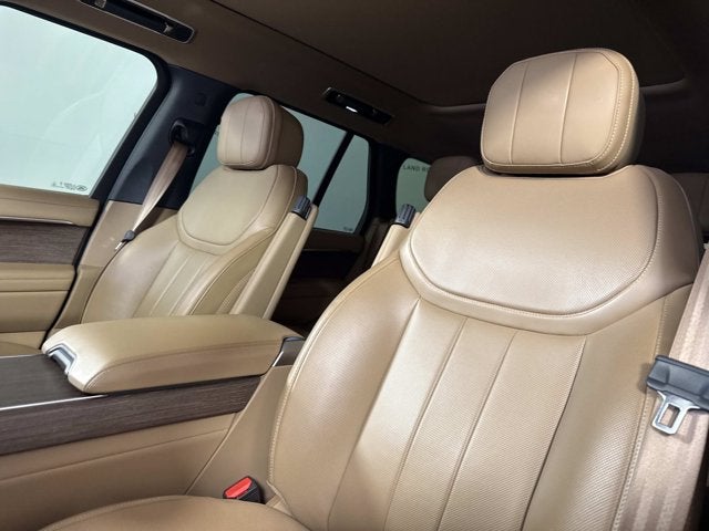 2025 Land Rover Range Rover SE