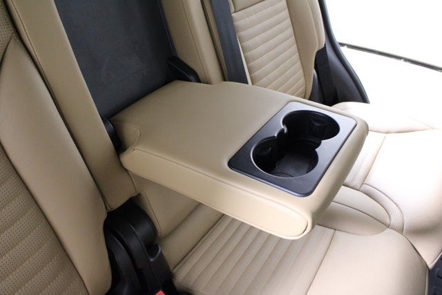 2025 Land Rover Discovery Dynamic SE