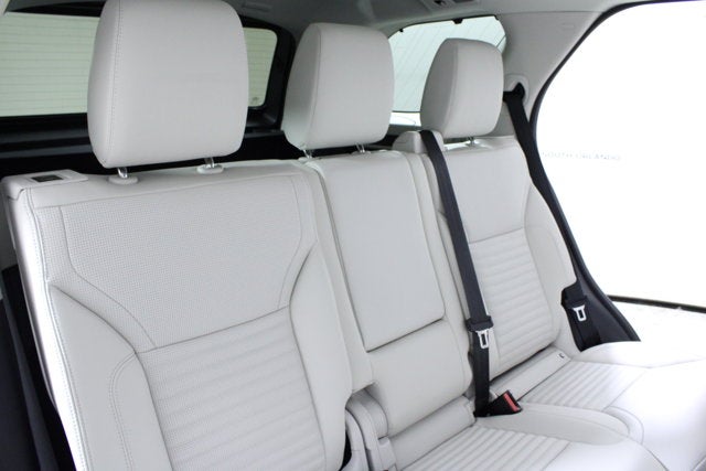 2025 Land Rover Discovery Dynamic SE